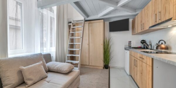 Loft s kuchyňským koutem